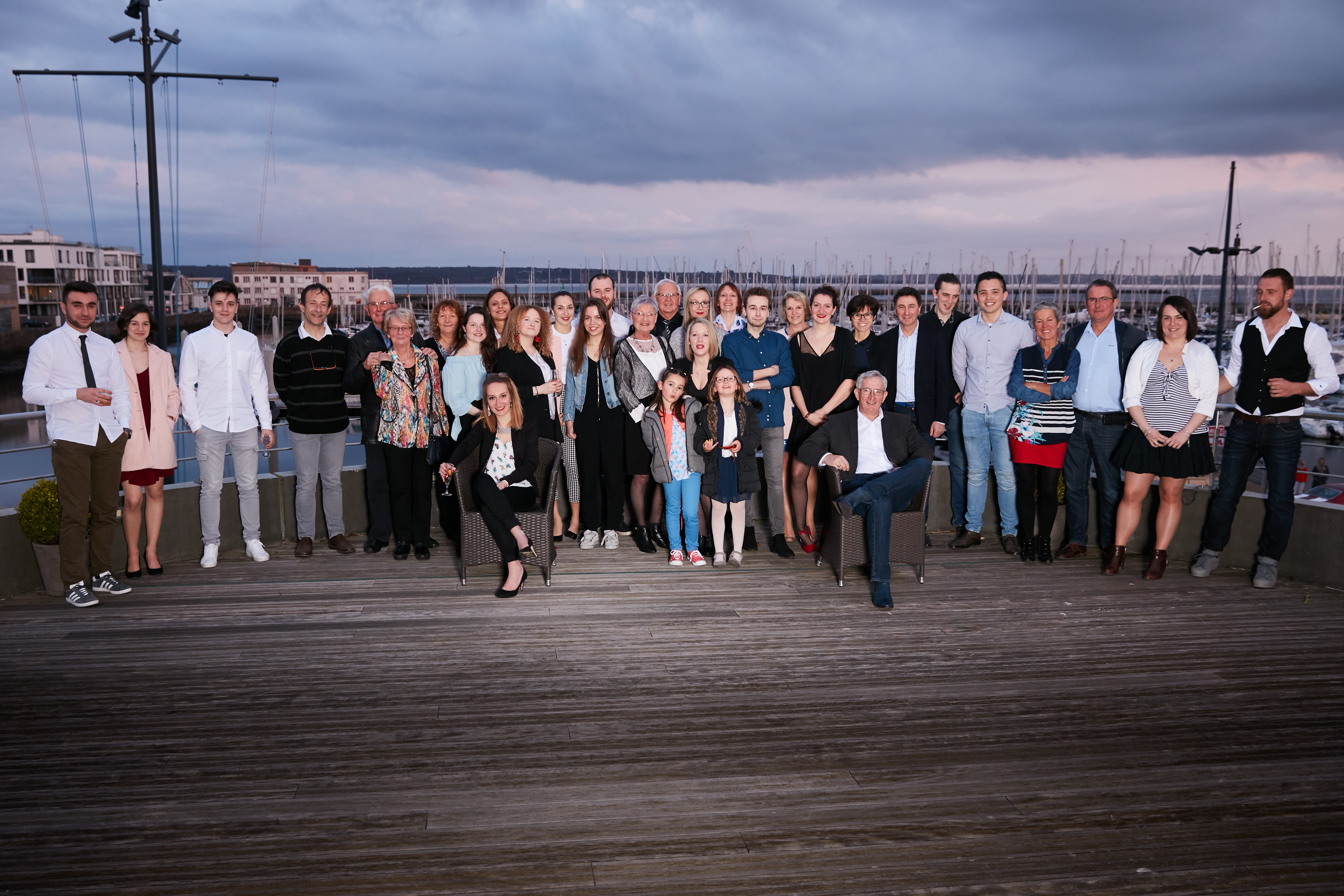 photo-de-famille-sur-le-port-de-brest